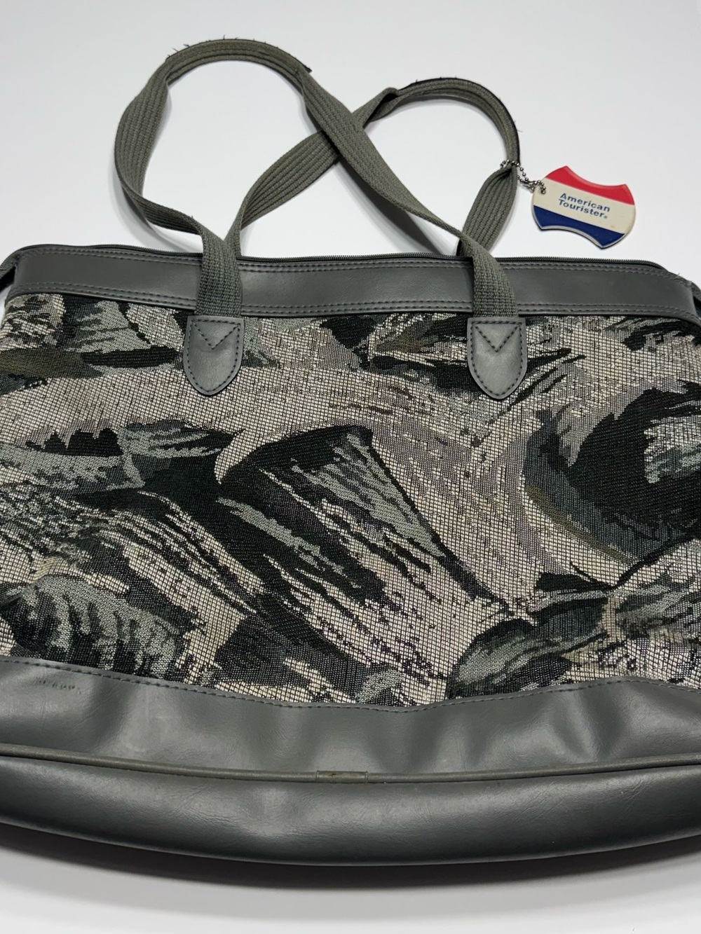 American Tourister Gray and Black Patterned Tote